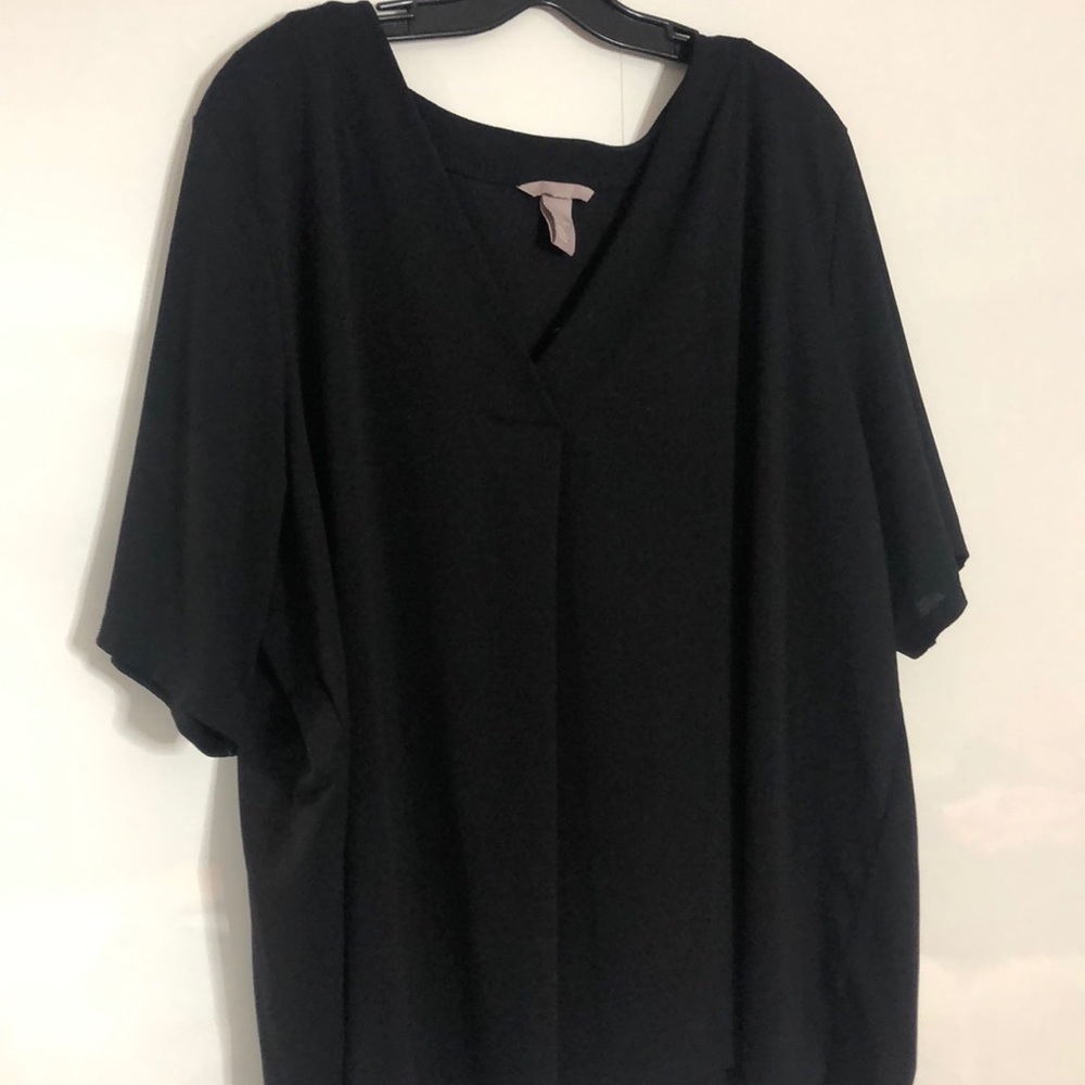 PLUS SIZE BLACK V TOP - Picture 3 of 3